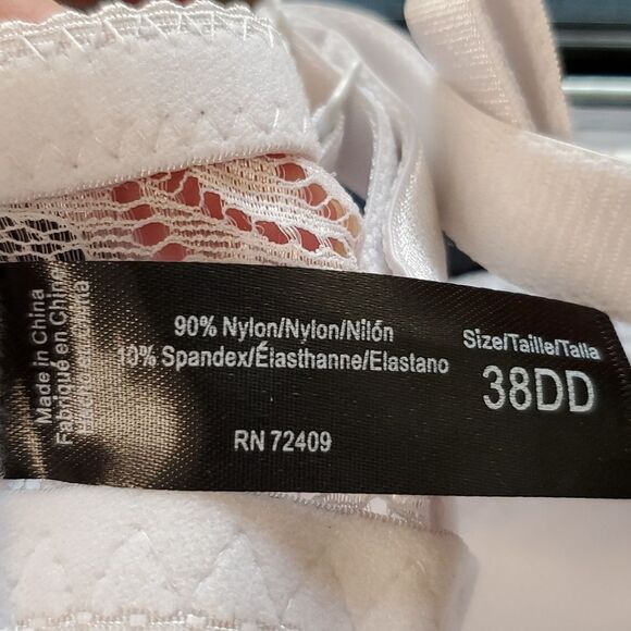 Elegant Lace Black and White Bra - Picture 4 of 5